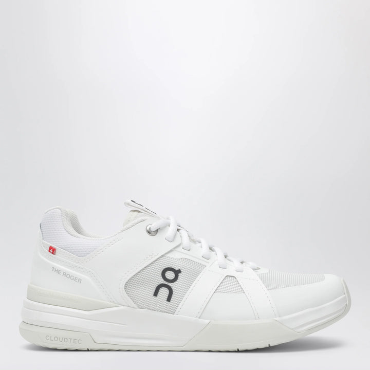 On - The Roger Clubhouse Pro tennis shoes in white/ice
