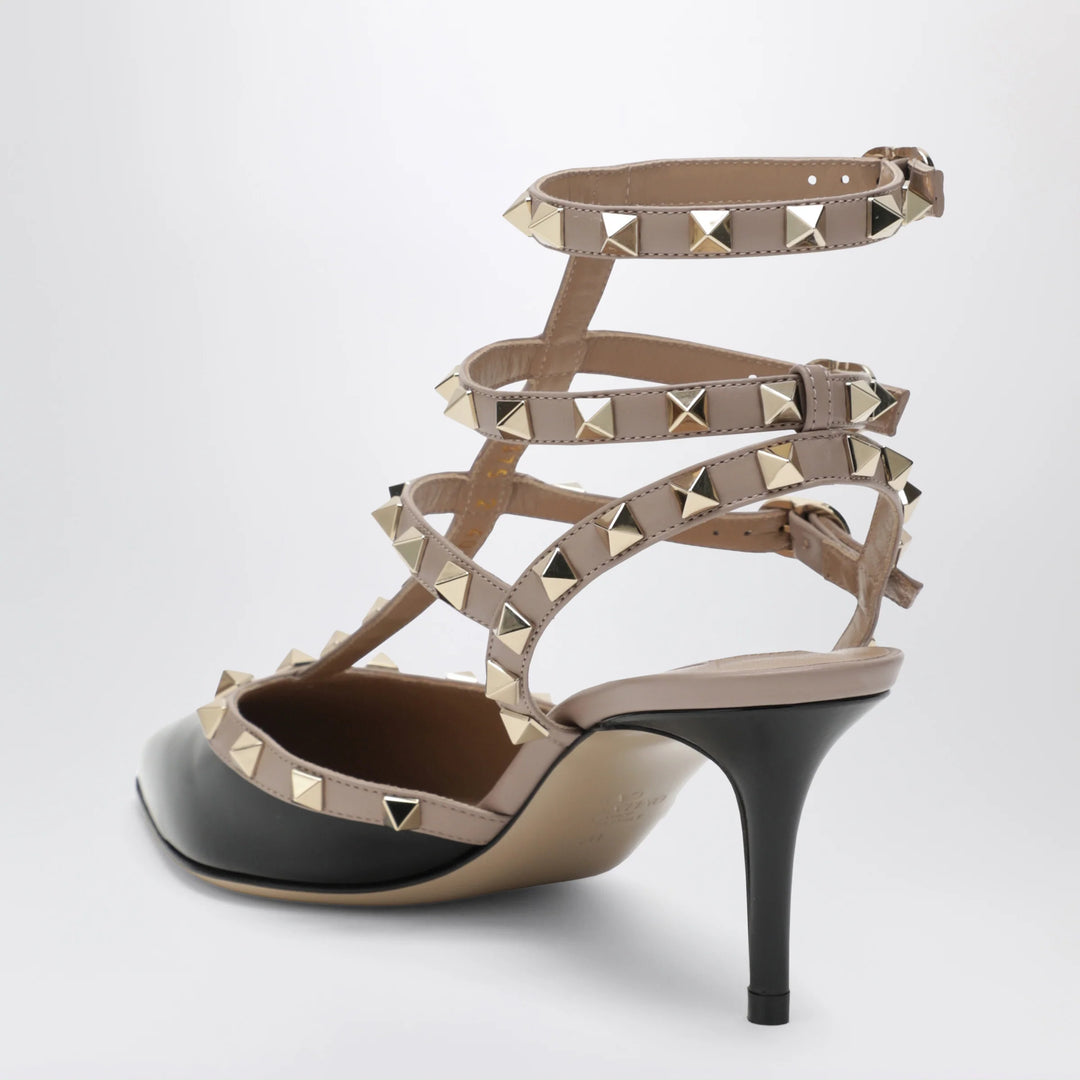 Valentino Garavani - Rockstud strap pumps in patent leather, black/powder