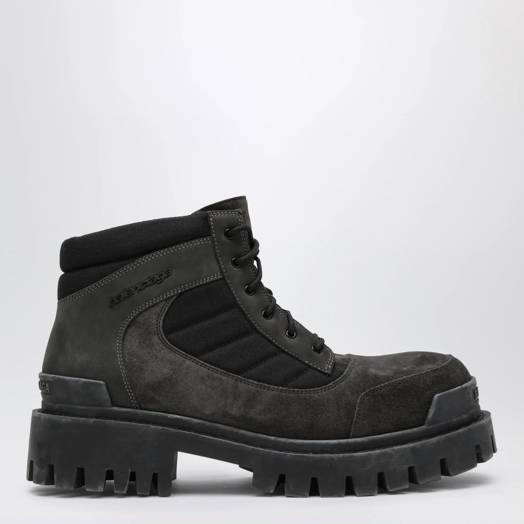 Balenciaga - Combat Strike low lace-up suede boots brown/black Brand Apparel &amp; Accessories > Shoes 40 IT
